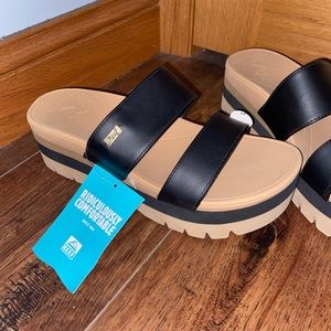 BRAND NEW Reef’s Platform Sandals